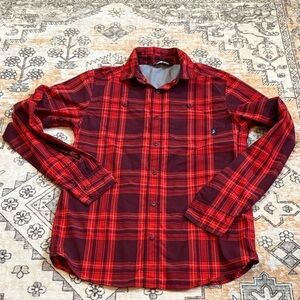 THE NORTH FACE S red and black plaid long sleeve button down